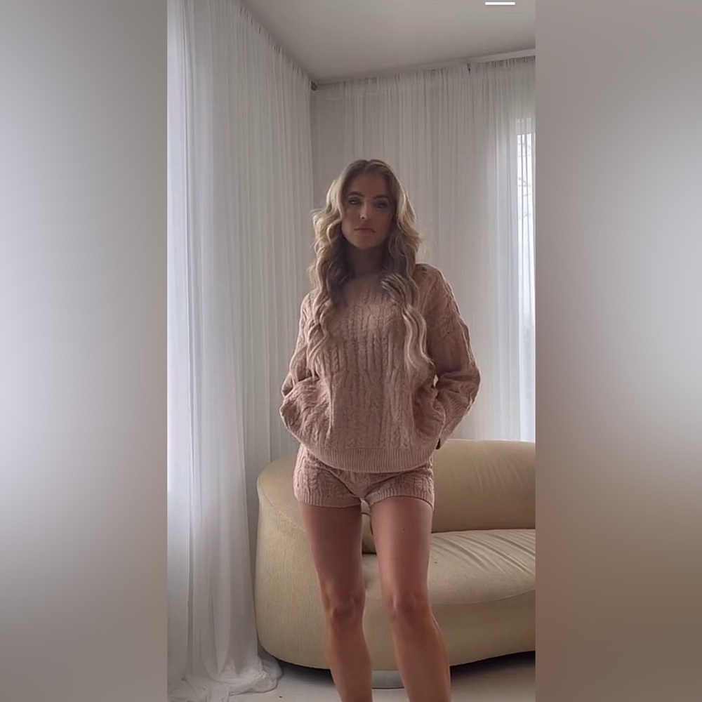 Women's Cable Knit Set in Tan